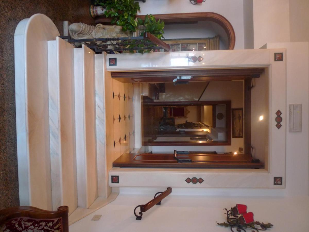 Hotel La Riva Giardini Naxos Eksteriør billede
