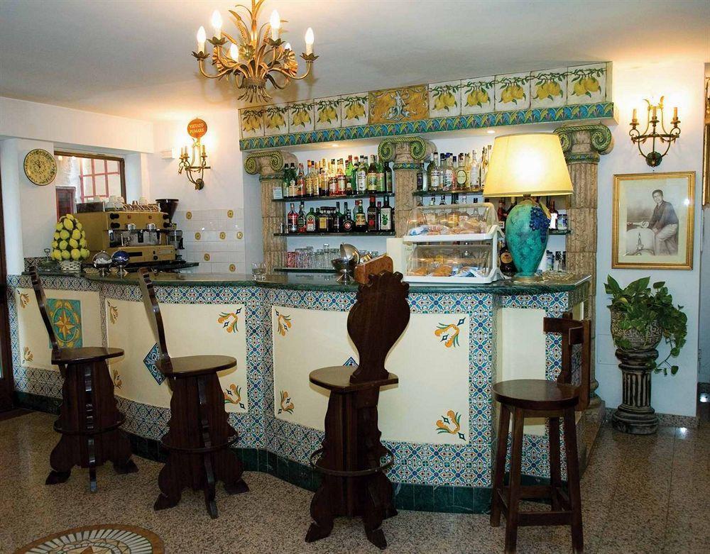 Hotel La Riva Giardini Naxos Eksteriør billede