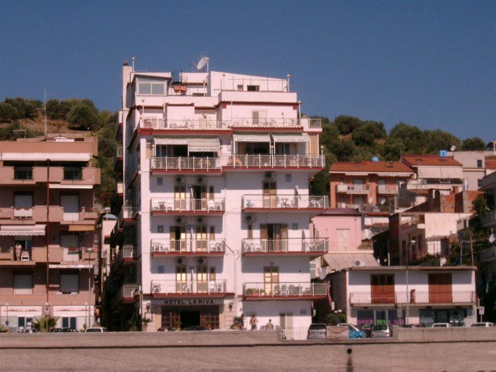 Hotel La Riva Giardini Naxos Eksteriør billede