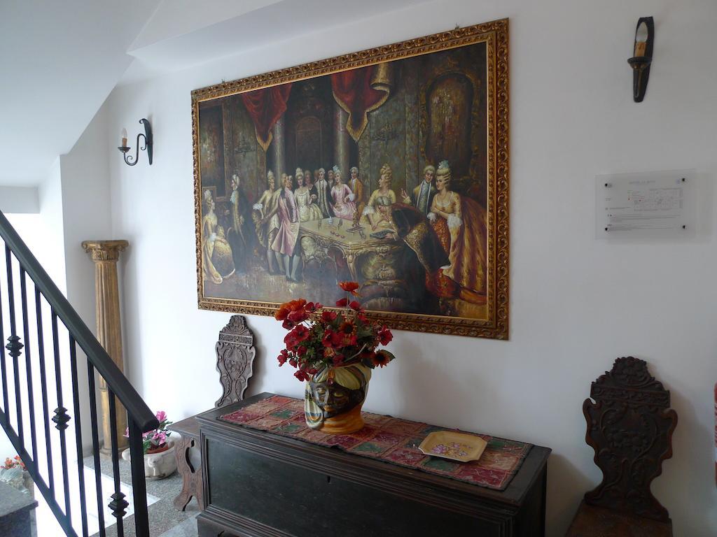Hotel La Riva Giardini Naxos Eksteriør billede
