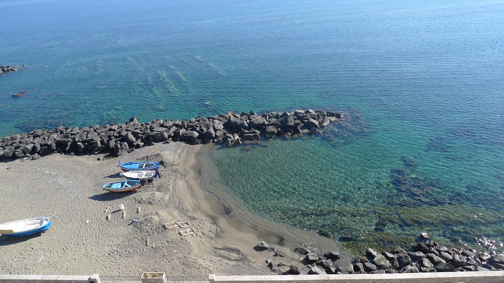 Hotel La Riva Giardini Naxos Eksteriør billede