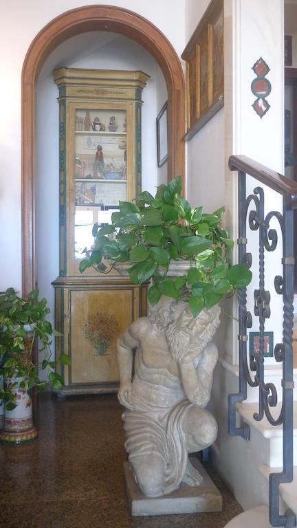 Hotel La Riva Giardini Naxos Eksteriør billede