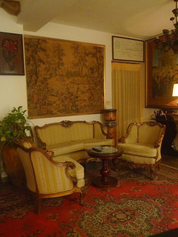 Hotel La Riva Giardini Naxos Eksteriør billede