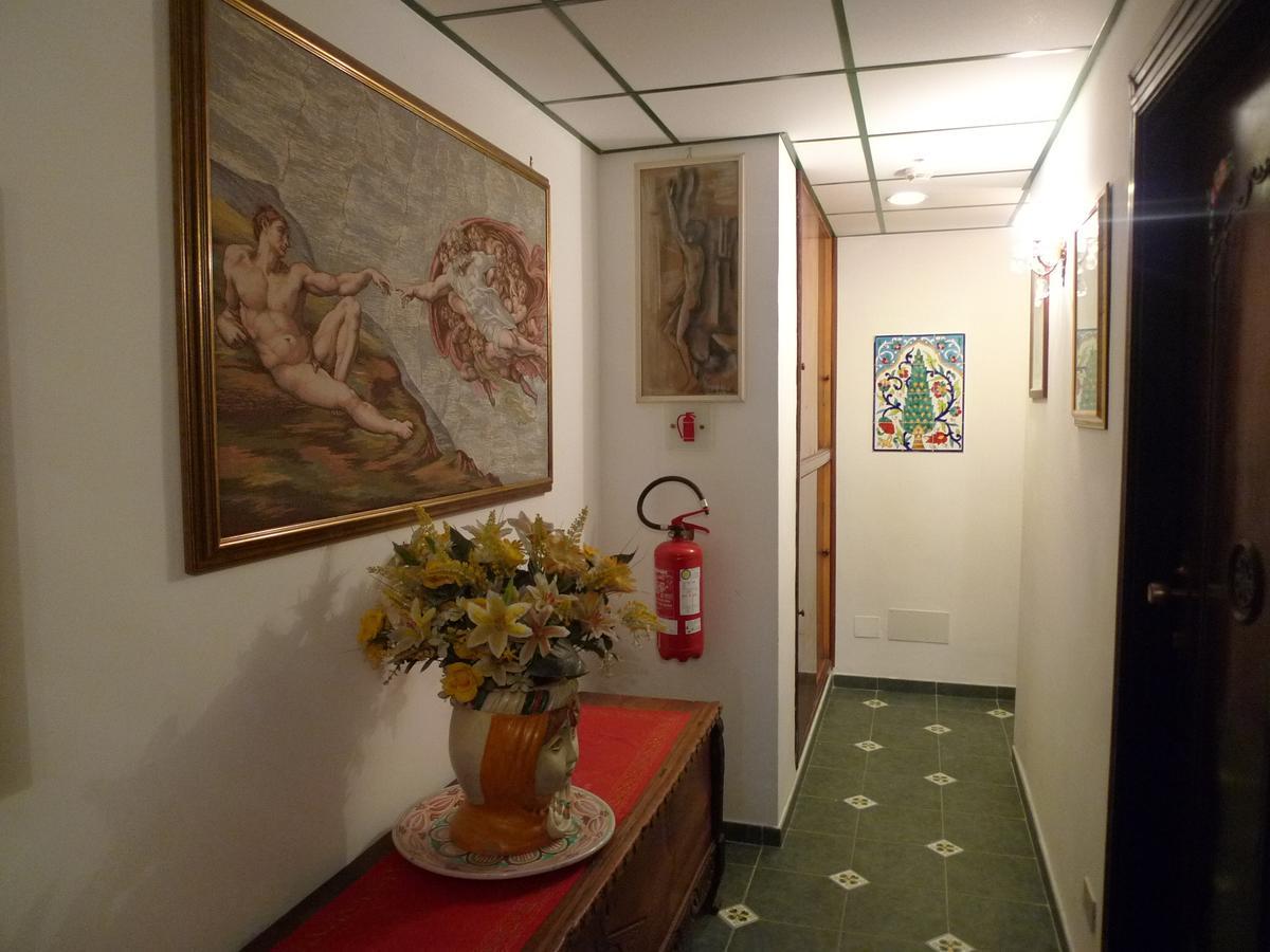 Hotel La Riva Giardini Naxos Eksteriør billede