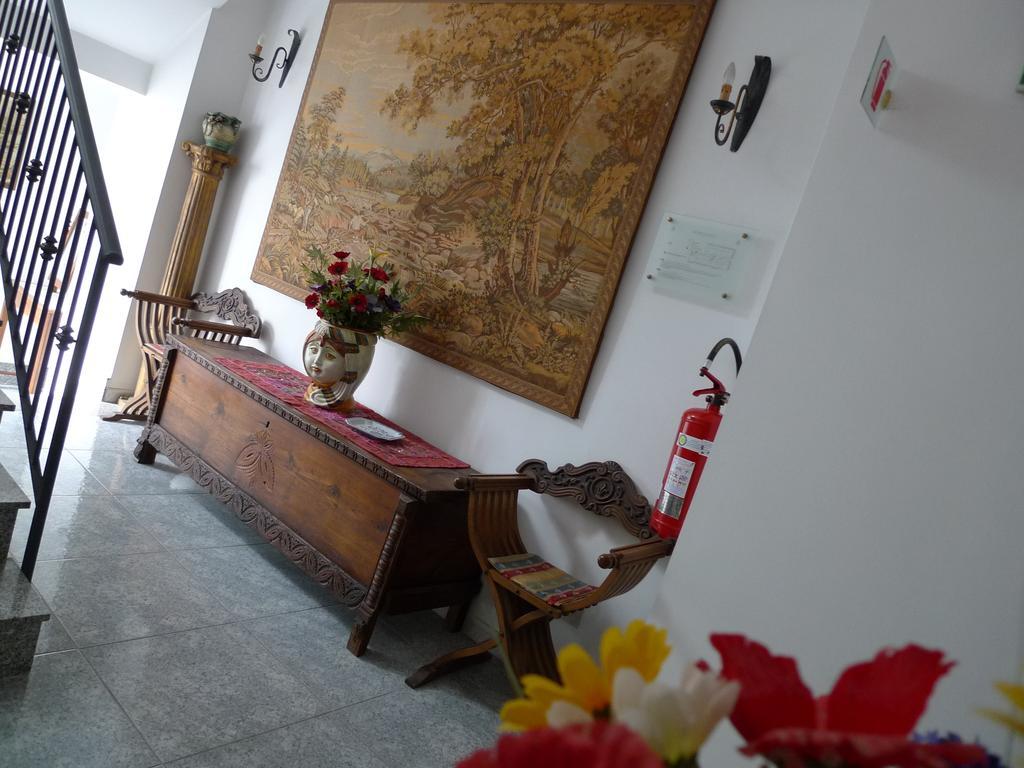 Hotel La Riva Giardini Naxos Eksteriør billede